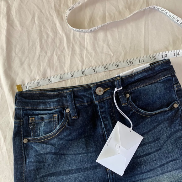 KanCan Hi-Rise Estilo Denim Shorts Small NWT Dark Wash Raw Hem - Picture 6 of 8